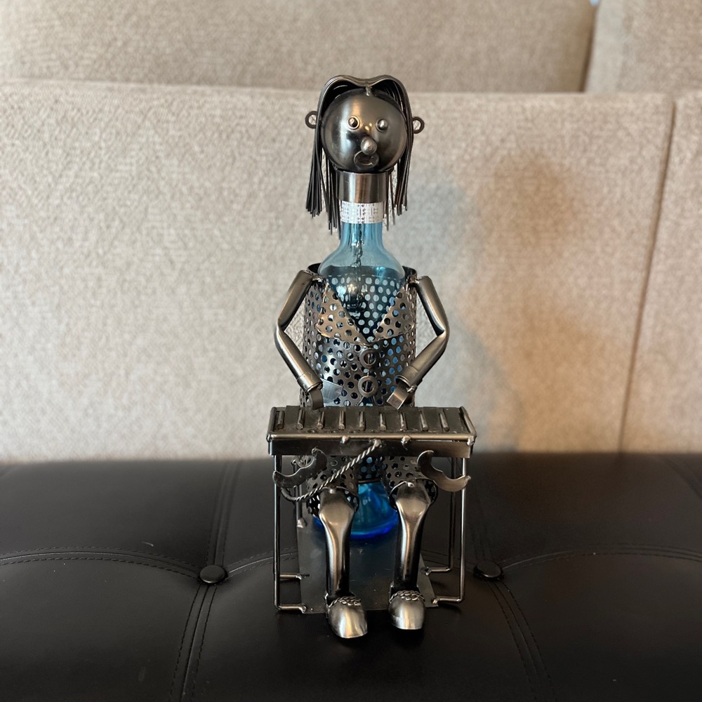 Musician Keyboard Piano Metal Sculpture Wine Bottle Holder Counter Table Novelty